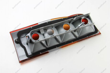 Фонарь задн. - прав. (без плафона) BSG BSG 30-805-005