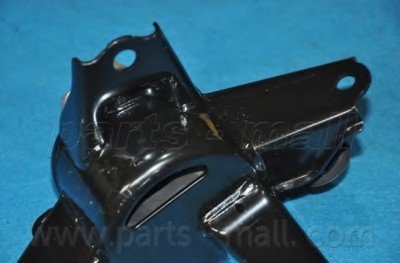 Опора двигуна (вир-во) PARTS-MALL PXCMA-004B3