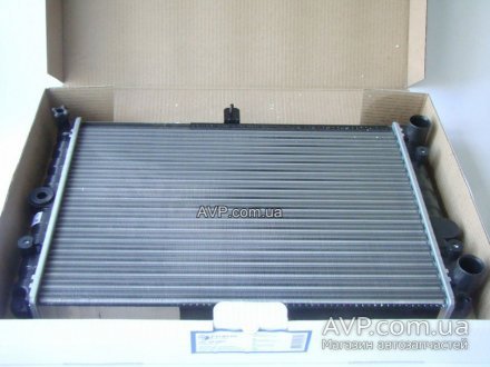 Радиатор охлаждения ВАЗ 2108-21099 (карбюратор) LUZAR LRc01080 (фото 1)