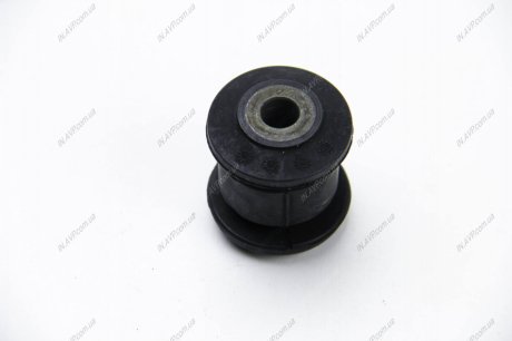 Сайлентблок переднього важеля (спереду) Caddy/Golf 03-/Jetta/Passat 05- BSG BSG90700032