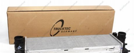 Интеркулер TRUCKTEC Automotive GmbH 02.40.235 (фото 1)