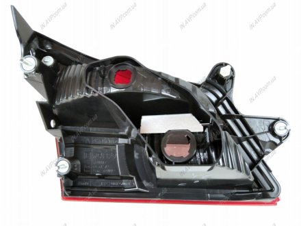 Фонарь задний комбинированный в сборе Subaru 84912AJ250