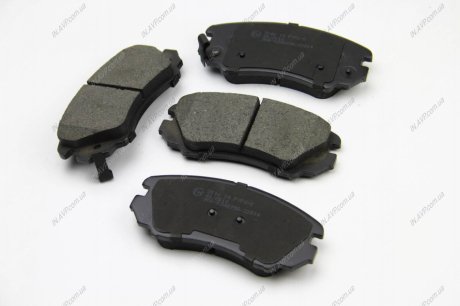 Гальмівні колодки пер. Hyundai Tucson 04-10/Kia Sportage 04- (mando) з датчиком BREMSI BP3146