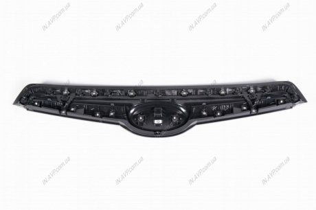Решетка радиатора Subaru 91121SJ000