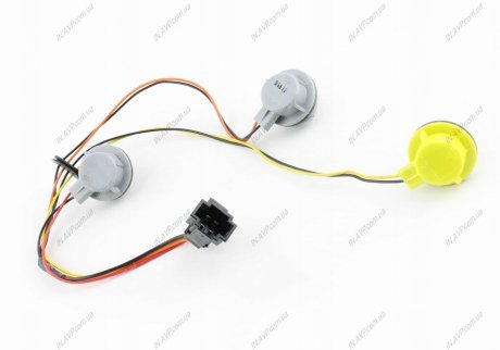 Деталь.кpонштейн лампы с пpоводами VAG 4L0945221B