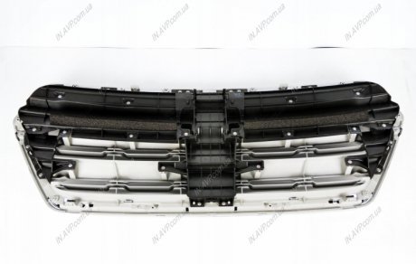 Решетка радиатора Subaru 91121AL061